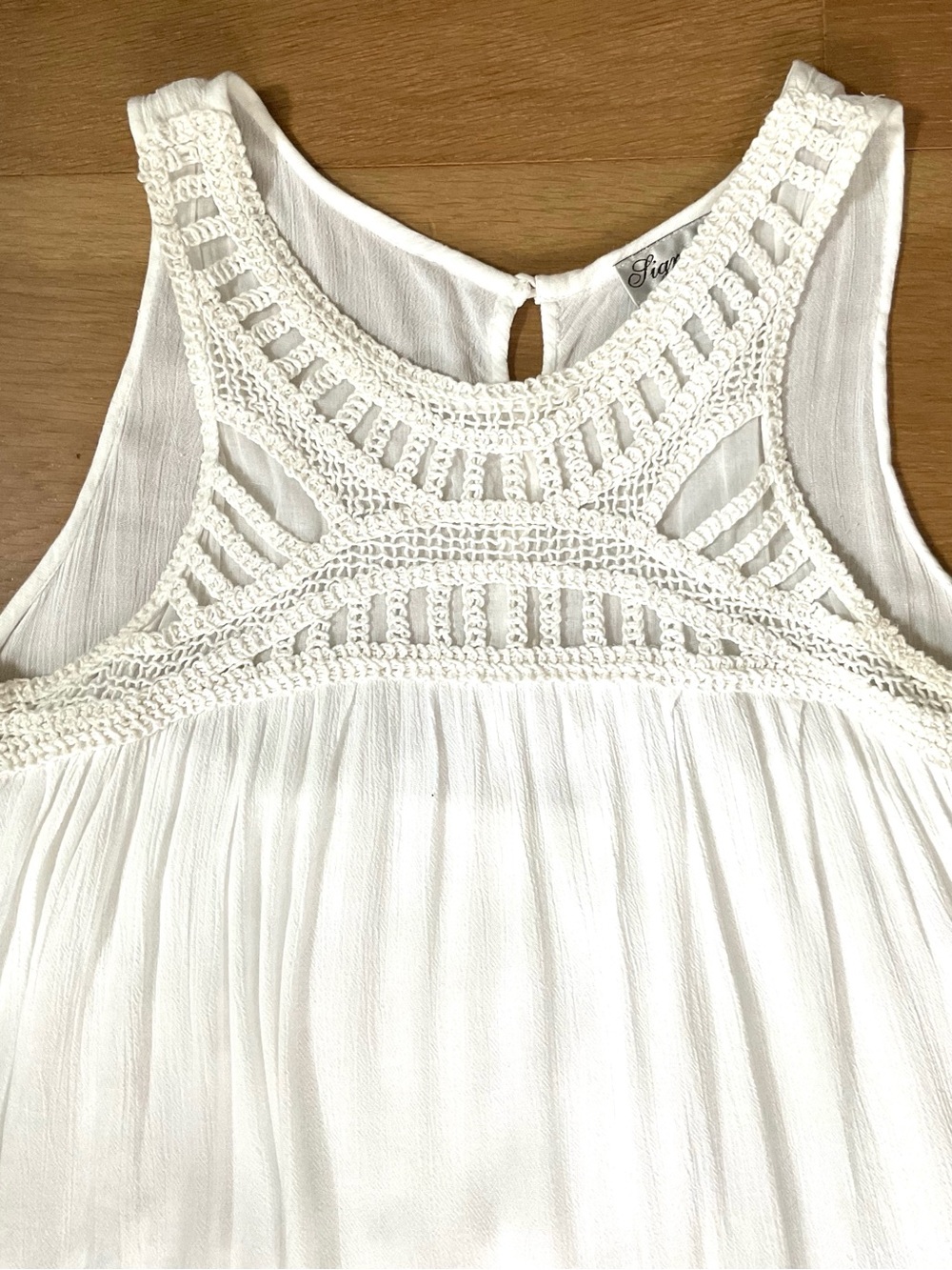 JMB Signature Boho Mini Dress White Crochet Yoke Tiered Crinkle Rayon Women's M - Picture 2 of 6